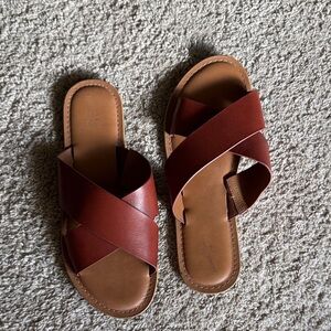 Universal Thread Red-Brown Crisscross Slide Sandals